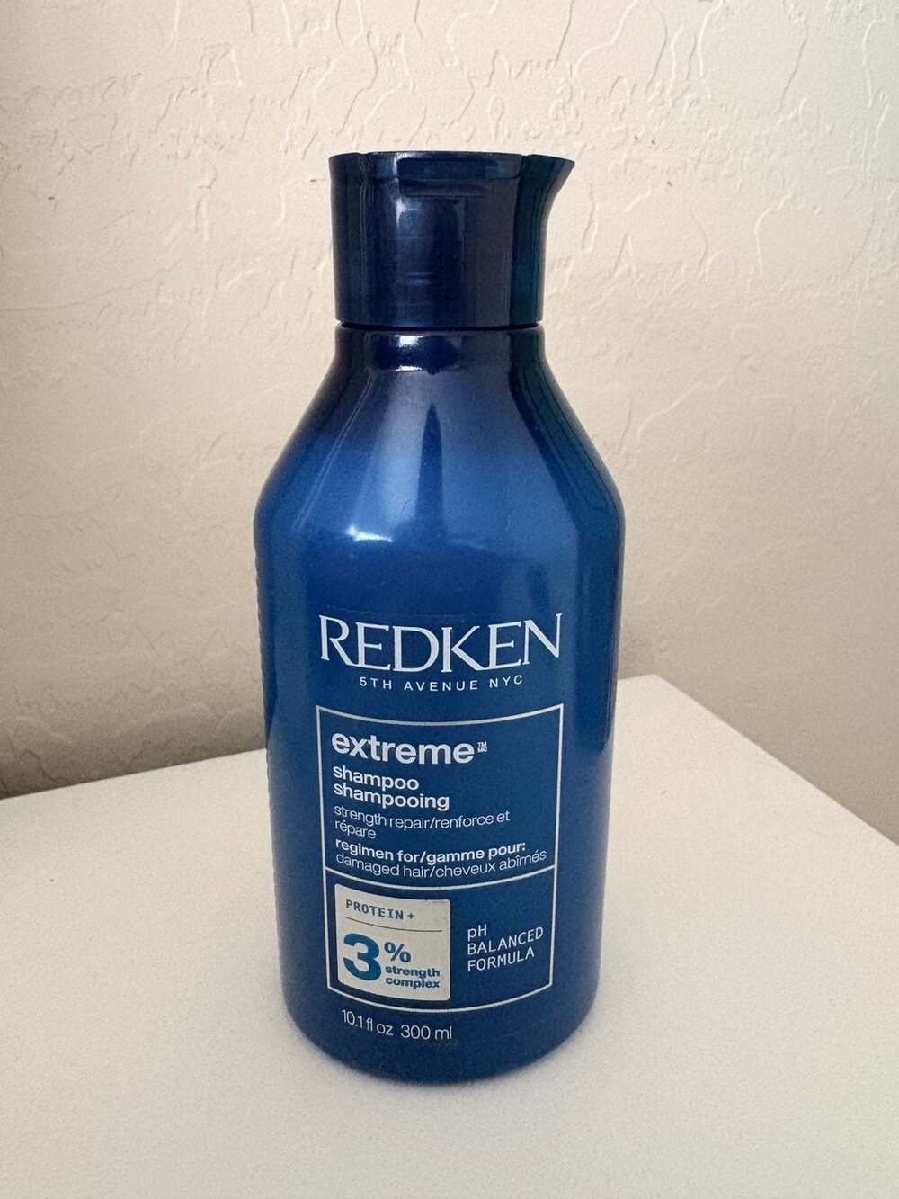 Redken, Strengthening Shampoo, 10.1 fl oz, for damaged hair